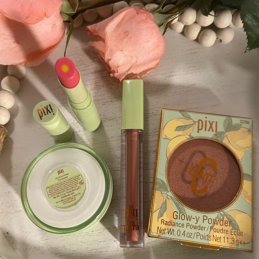 ✨ Pixi Beauty Glow Bundle — Brand New in Box ✨
Get lit-from-within radiance 💖